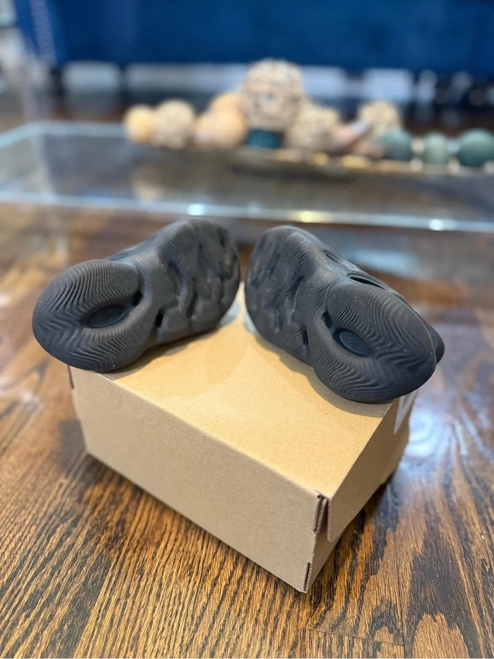 Yeezy Foam RNNR Kids Slippers in Black